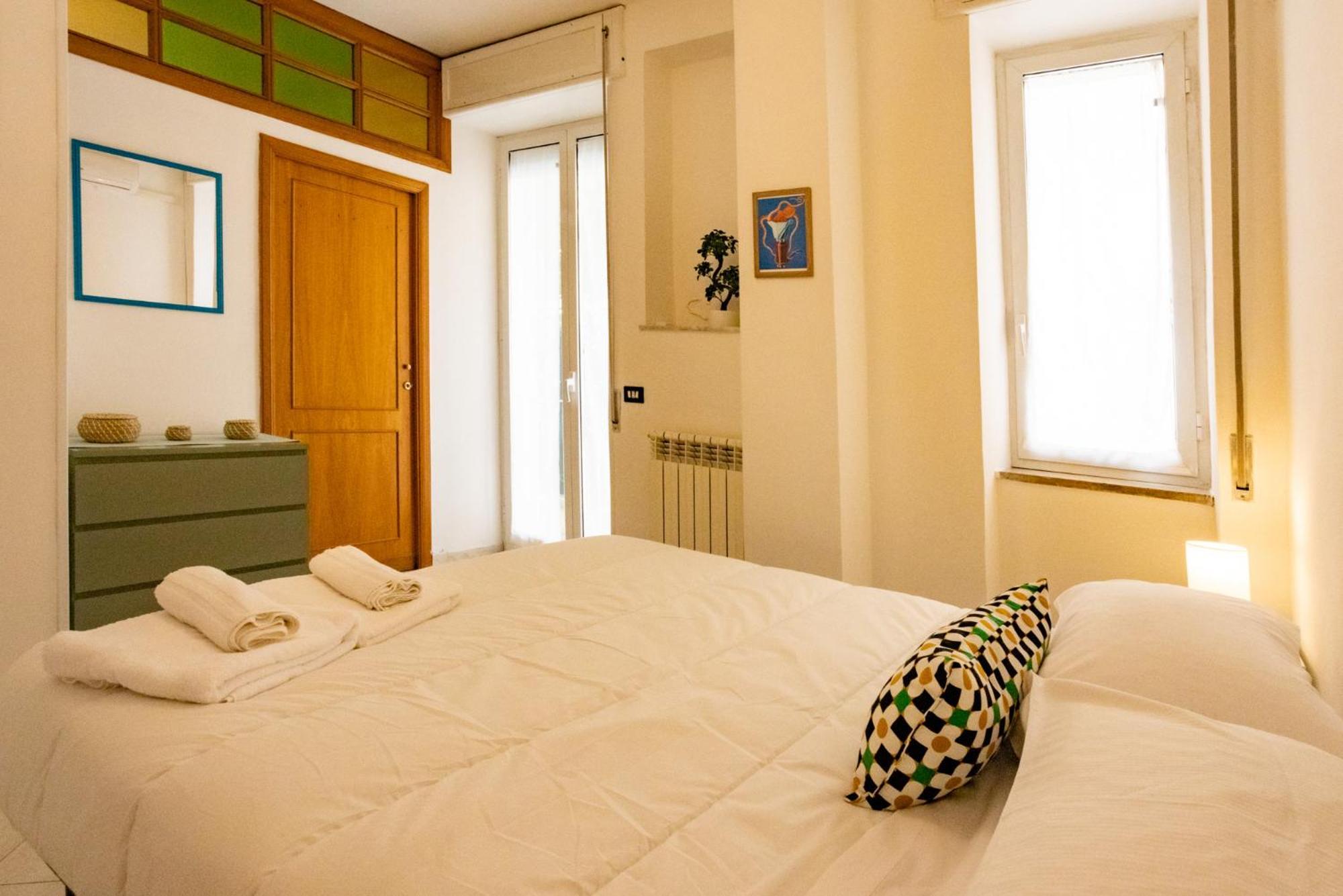 Via Mezzocannone 97 Naples