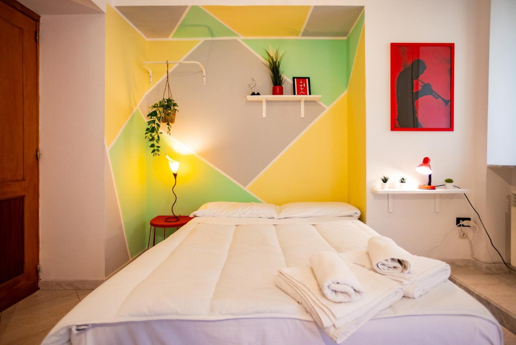 Apartment Via Mezzocannone 97 Naples