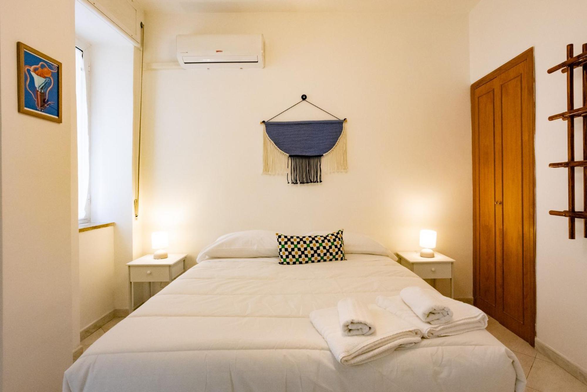 Via Mezzocannone 97 Apartment Naples