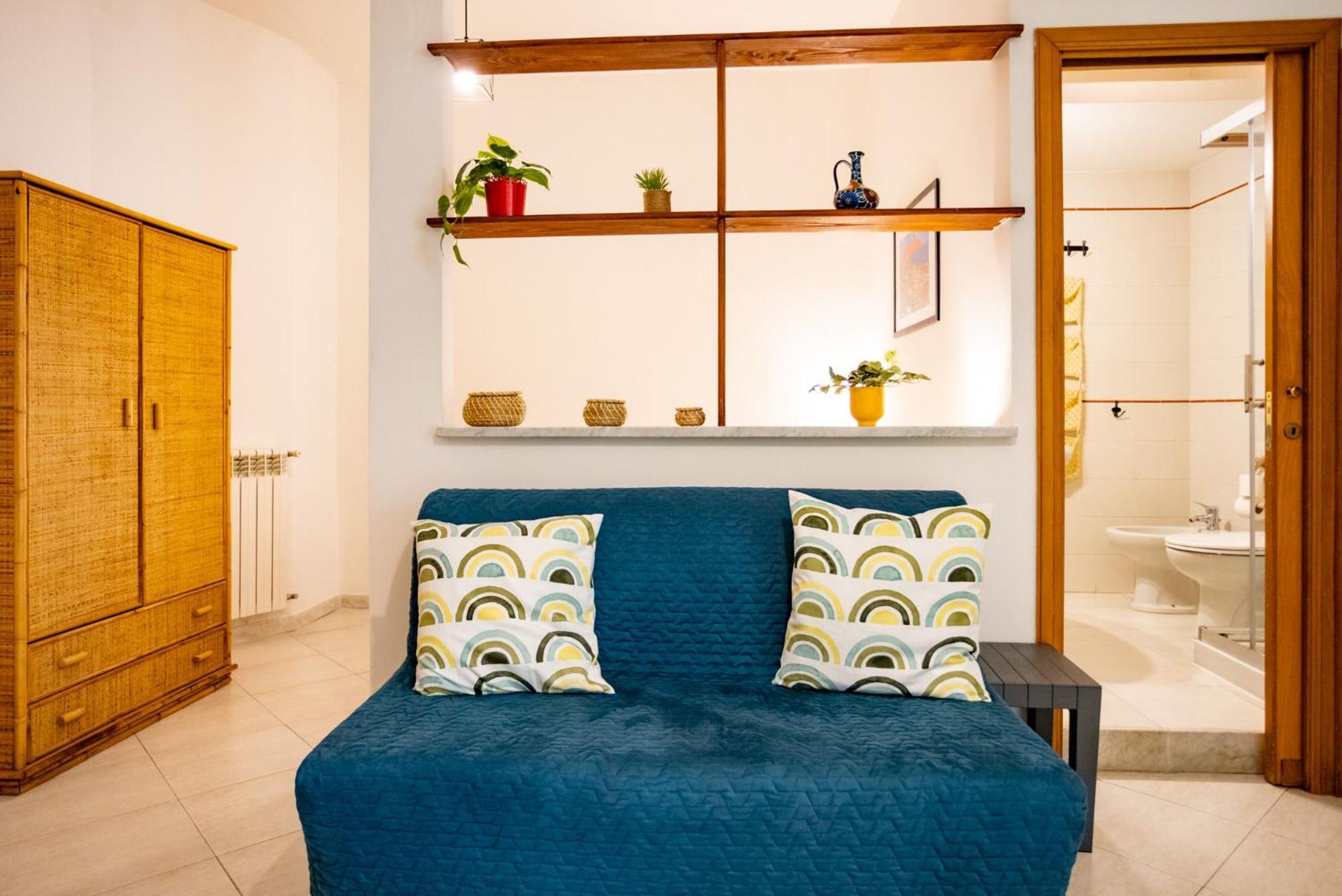 Via Mezzocannone 97 Apartment *