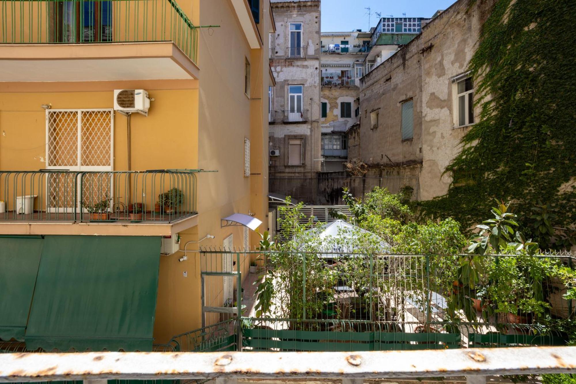 Via Mezzocannone 97 Apartment *